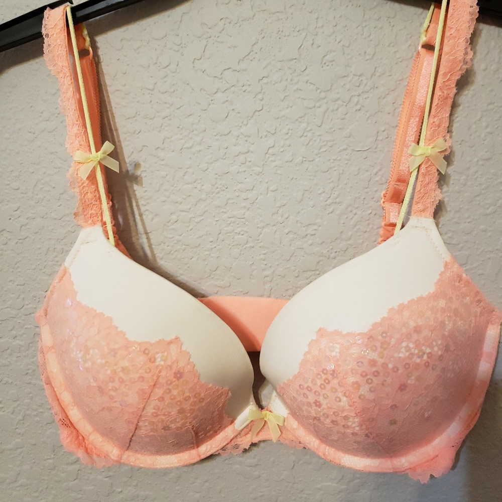 Victoria Secret Bra Dream Angles 32DD